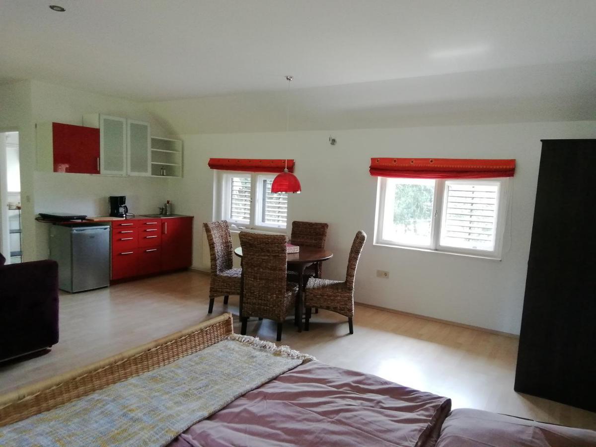 Jagdhaus Pat Apartment Galambok Bagian luar foto